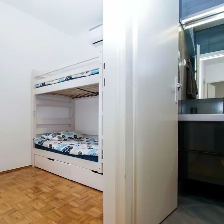 Holiday House “marta” Holiday home Pula